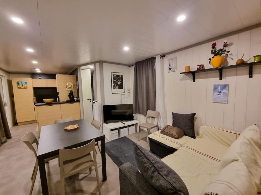 La Cabane 27 ~ Chalet Cosy Au Bord Du Lac De Peyre 라부에르 외부 사진
